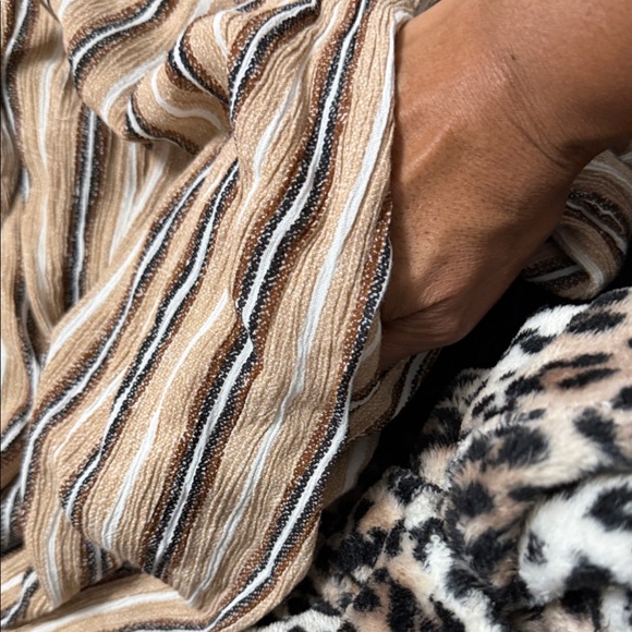 Derek Heart Beige and Black Striped Jumpsuit with pockets - Picture 3 of 3